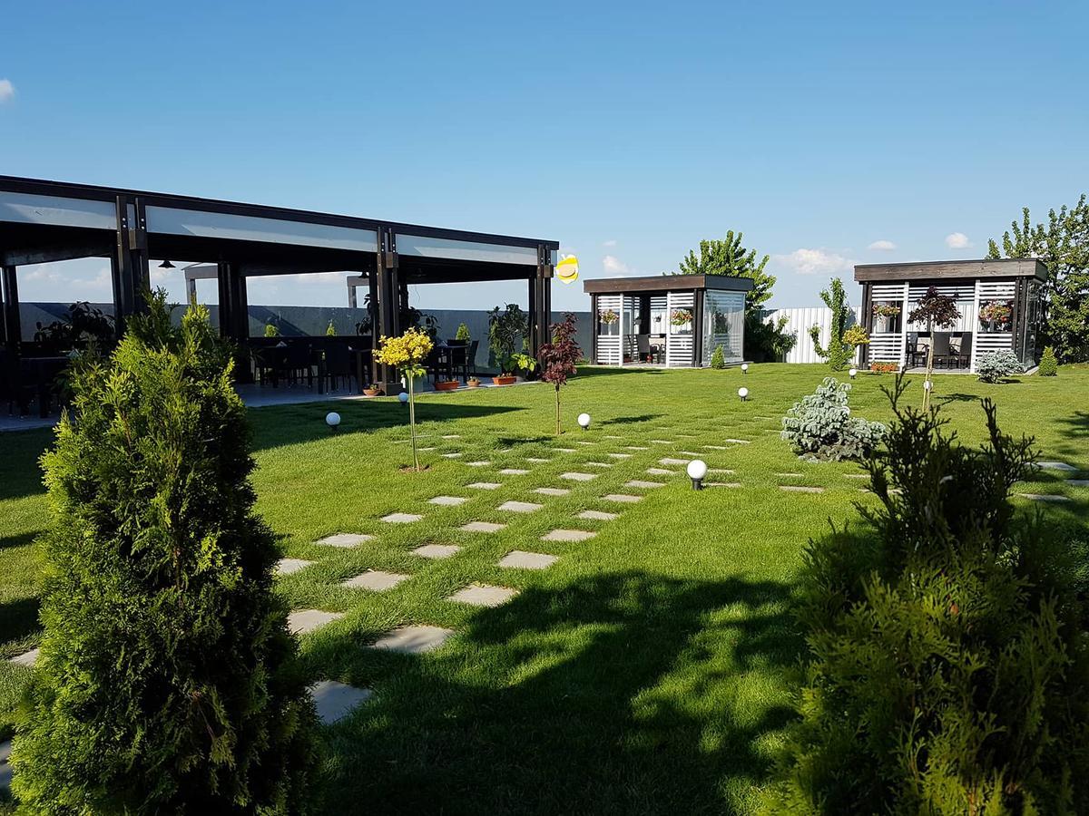 فندق Mondrian Event & Garden Popesti  المظهر الخارجي الصورة